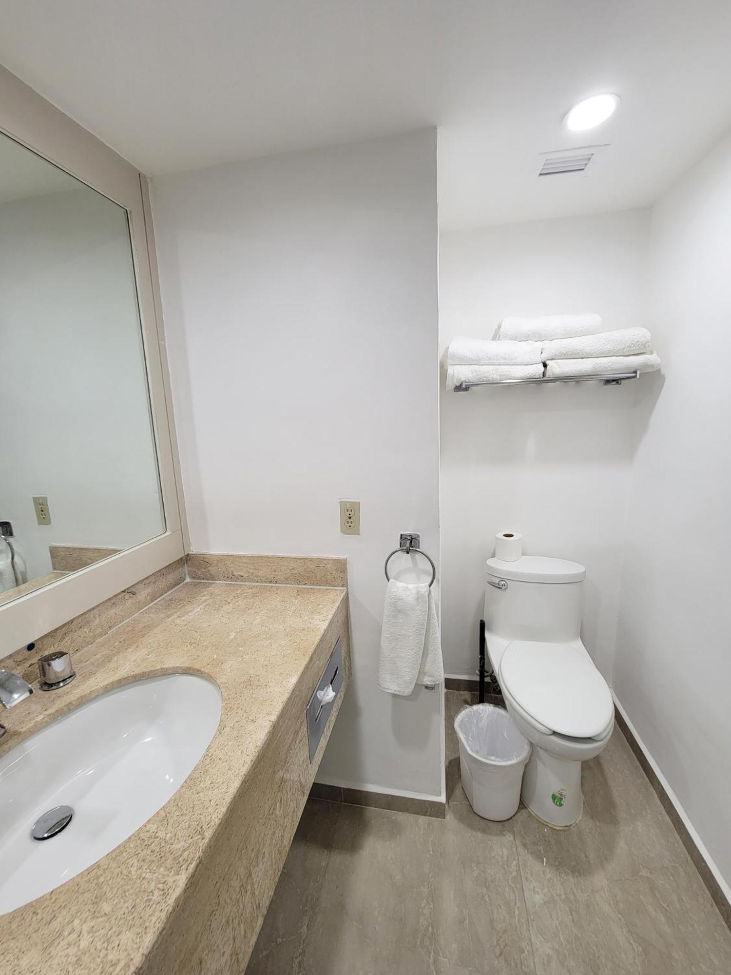 Beachfront Getaway Condo แคนคูน ภายนอก รูปภาพ